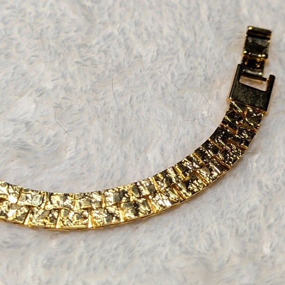 Vintage Women's Gold Plated Textured Bracelet - Picture 4 of 7